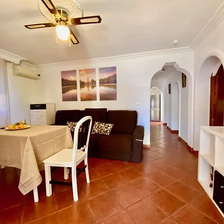 Casa Trassierra: 3-bedroom Retreat With Seasonal Shared Pool Cordoba
