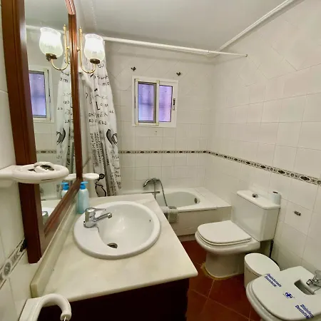 Apartment Casa Trassierra: 3-bedroom Retreat With Seasonal Shared Pool *